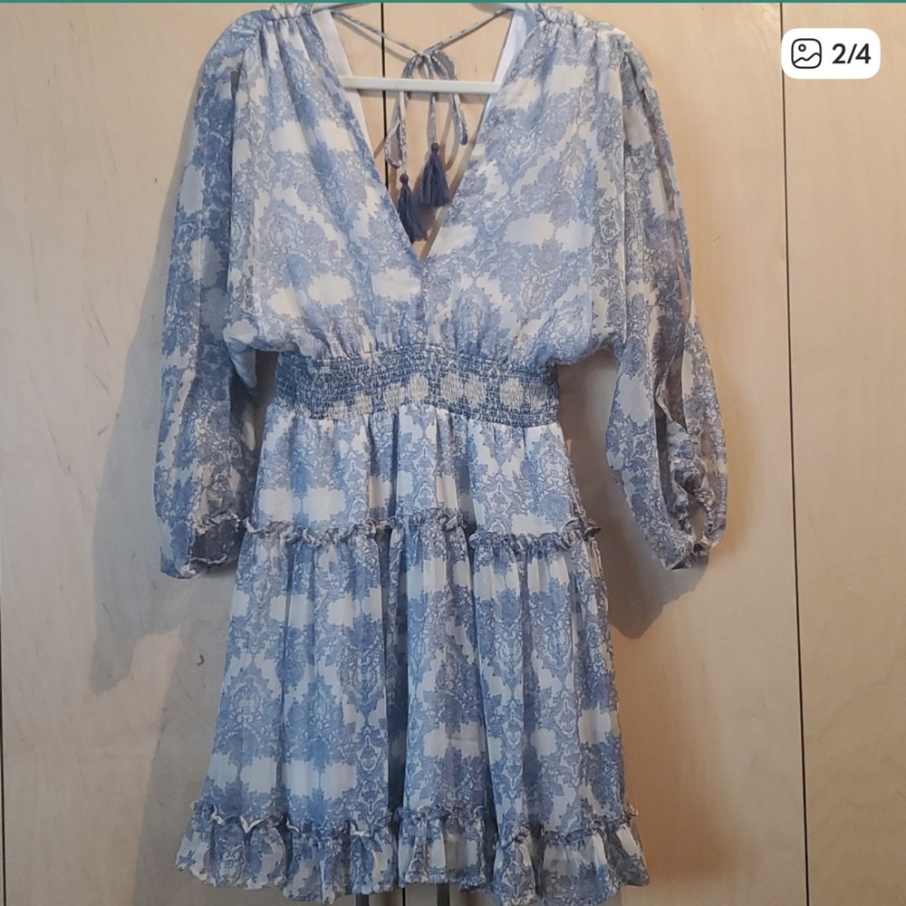 NWT VICI Floral Blue and Cream Dress - Picture 2 of 4